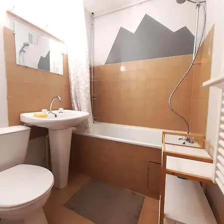 Апартаменты Cosy 4 Pers A St-lary Avec Coin Nuit, Kitchenette Equipee - Fr-1-457-340