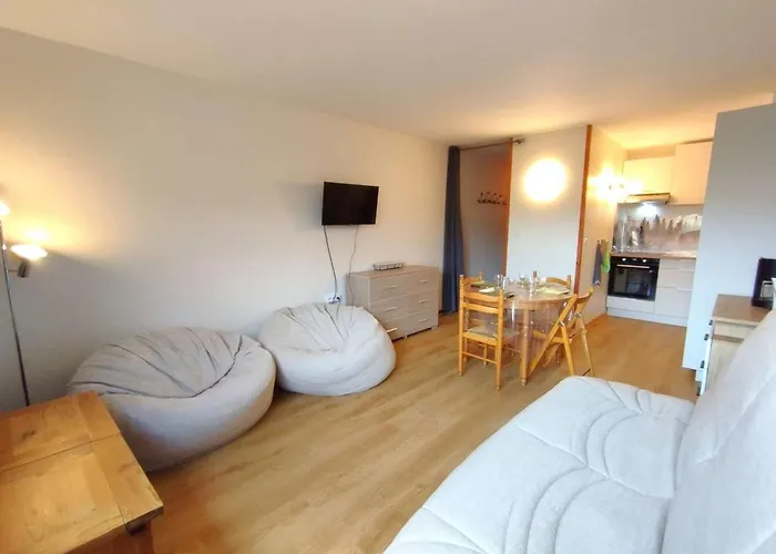 Апартаменты Cosy 4 Pers A St-lary Avec Coin Nuit, Kitchenette Equipee - Fr-1-457-340