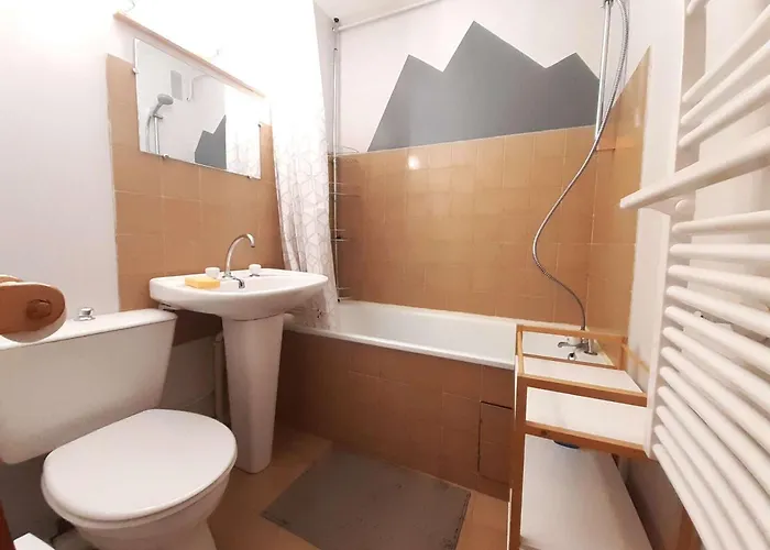 Апартаменты Cosy 4 Pers A St-lary Avec Coin Nuit, Kitchenette Equipee - Fr-1-457-340